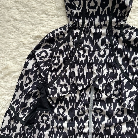 Lululemon Jacket Run Willpower 1/2 Zip Hooded Pullover Windbreaker Ikat 4 - Picture 4 of 12